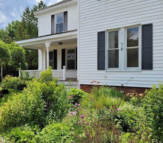 74 Common St in Barre, MA - Building Photo - Building Photo