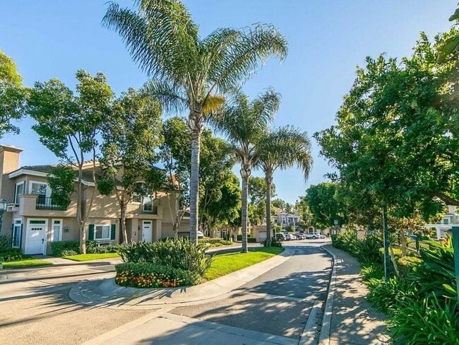 7275 Calabria Ct in San Diego, CA - Building Photo - Building Photo