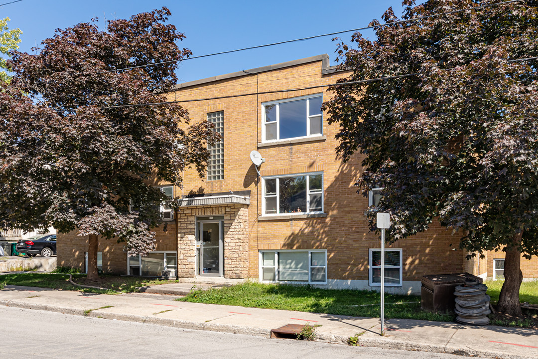 105 Springfield Rd in Ottawa, ON - Building Photo