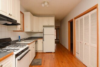 1445 W Cortez St, Unit M06B in Chicago, IL - Building Photo - Building Photo