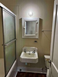 1040 Cortlandt St photo'