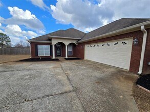 1032 E Poplar St in Prattville, AL - Foto de edificio - Building Photo