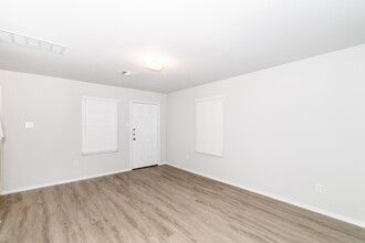 8602 Middleton Oaks Cir in Houston, TX - Building Photo - Building Photo