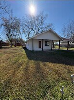 6105 Hill Rd in Lake Charles, LA - Building Photo