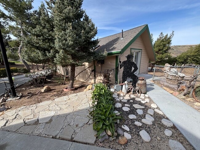 13633 Summit Valley Rd in Hesperia, CA - Building Photo - Building Photo