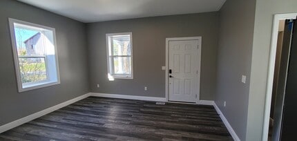 7 Harvey St in Belleville, ON - Building Photo - Building Photo
