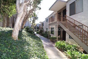 6725 Mission Gorge Rd in San Diego, CA - Building Photo