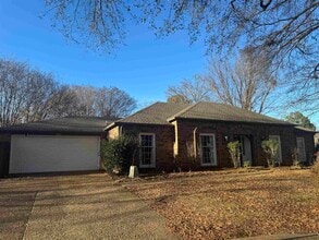 1833 Greensprings Ln in Memphis, TN - Building Photo - Building Photo