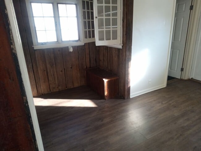 property at 220 E Pearl St