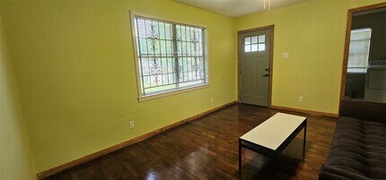 3610 Dennis St in Houston, TX - Building Photo - Building Photo