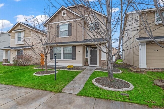 738 N Carisbrooke Ave in Meridian, ID - Building Photo - Building Photo