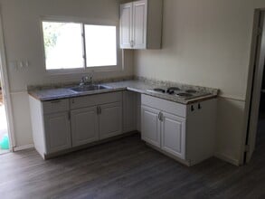 20957 Community St in Canoga Park, CA - Building Photo - Building Photo