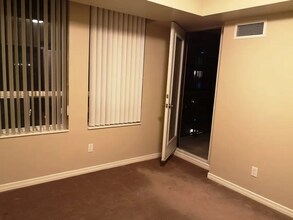 330 Red Maple Rd in Richmond Hill, ON - Building Photo - Building Photo