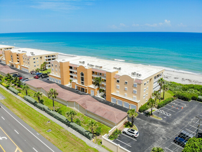 1851 Florida A1A in Indian Harbour Beach, FL - Foto de edificio - Building Photo