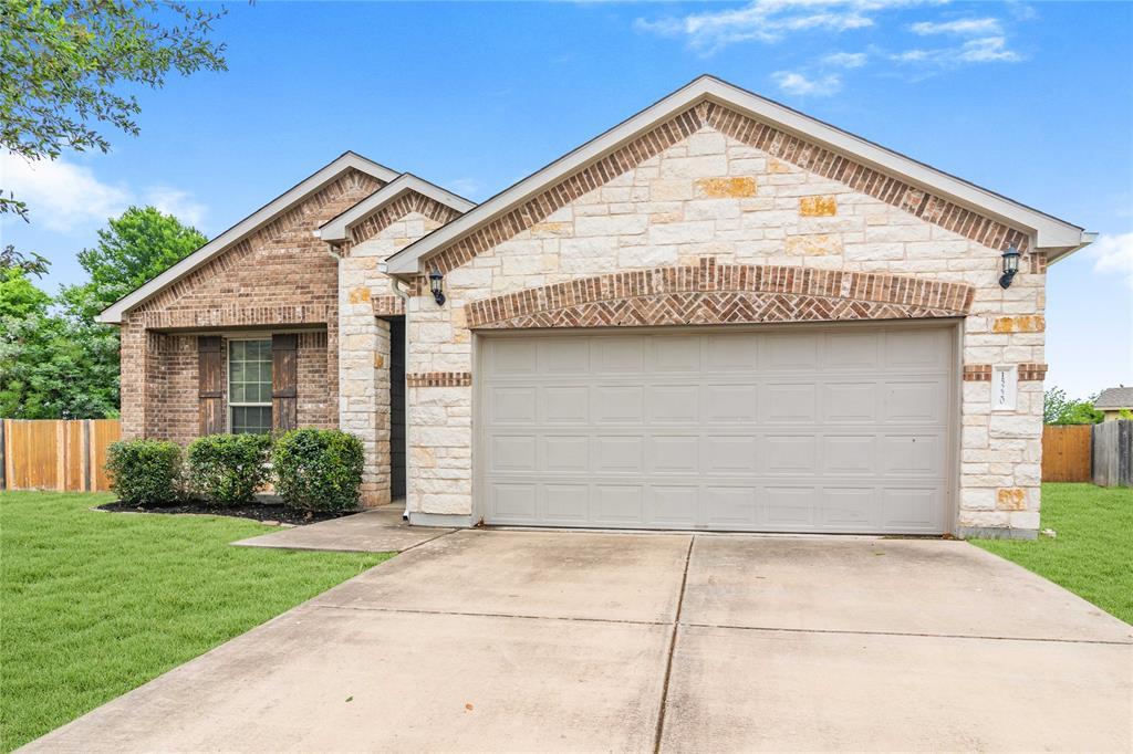 15220 Guffey Dr in Austin, TX - Building Photo