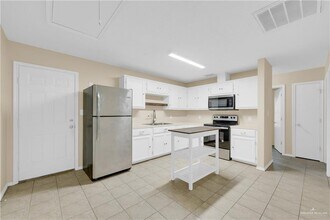 12 Kokopelli Dr in Edinburg, TX - Building Photo - Building Photo