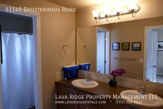 61149 Brosterhous Road in Bend, OR - Foto de edificio - Building Photo