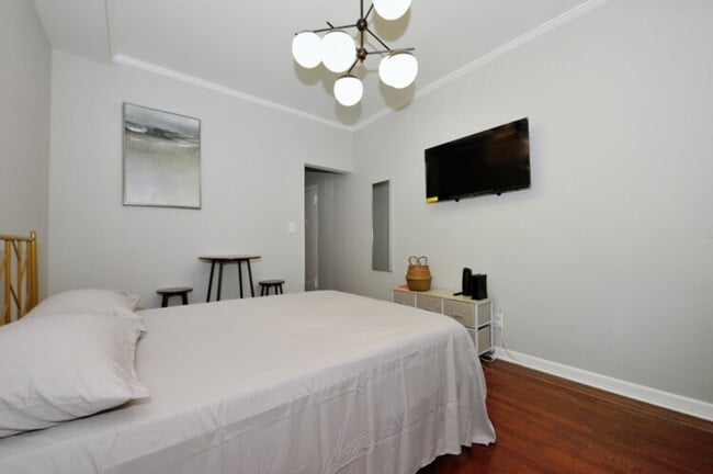 321 E 78th St in New York, NY - Building Photo - Building Photo