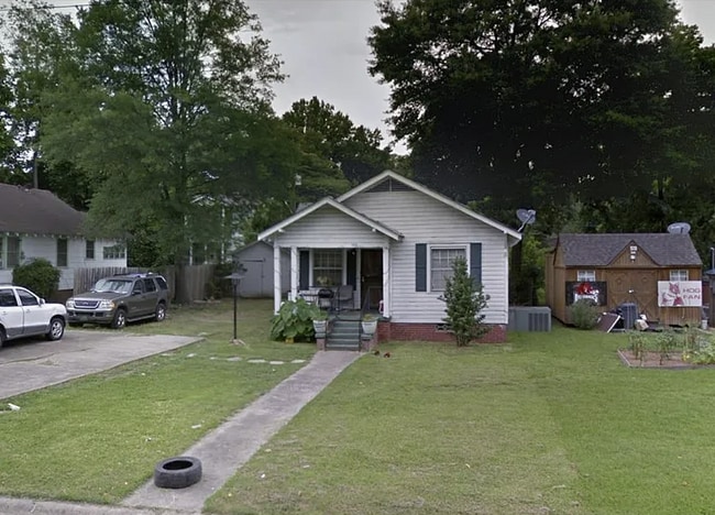 property at 1713 W 18th St