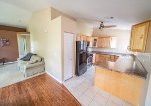 213 Cathy Ln in Mount Prospect, IL - Building Photo - Building Photo