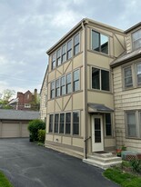 2229 Coventry Rd, Unit 3 in Columbus, OH - Foto de edificio - Building Photo