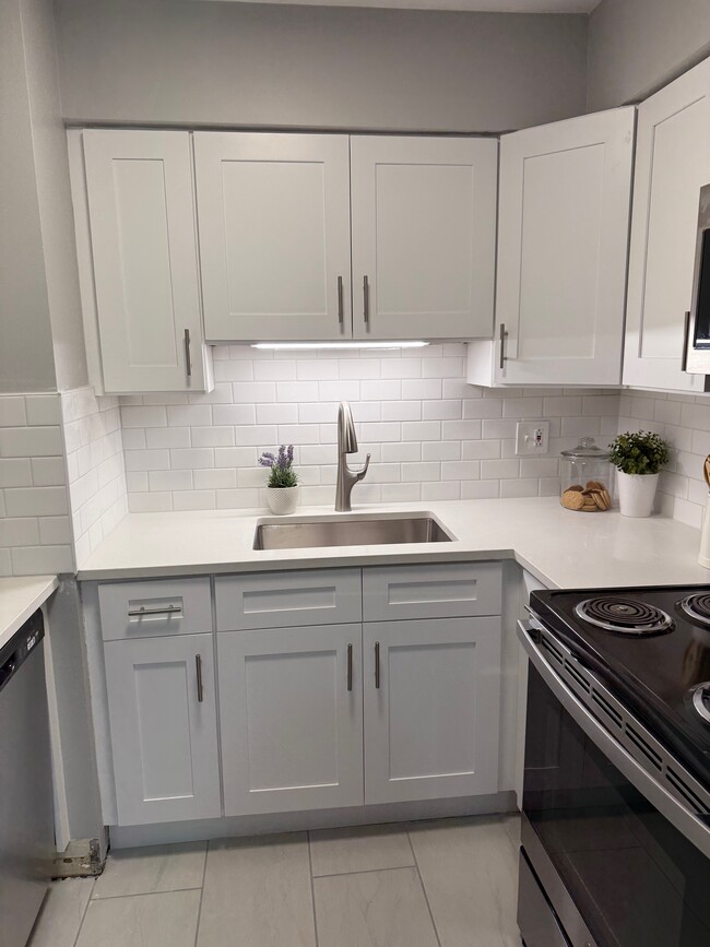 Circle Court in Forest Park, IL - Building Photo - Building Photo