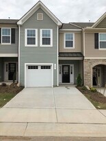 68 E Porthaven Way in Clayton, NC - Building Photo