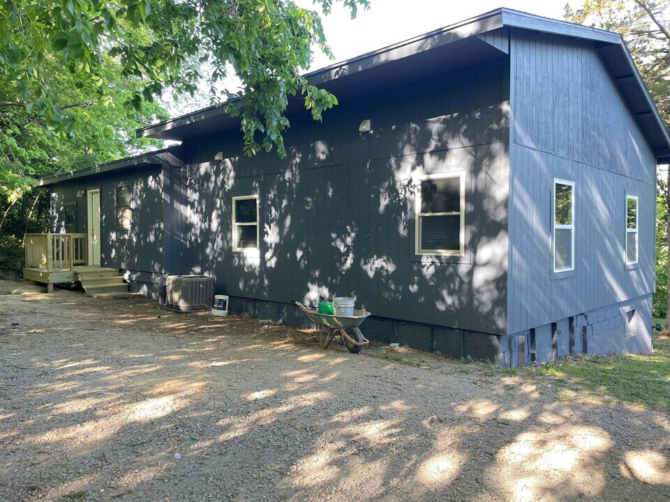 508 S Commercial Ave in Smithville, MO - Building Photo