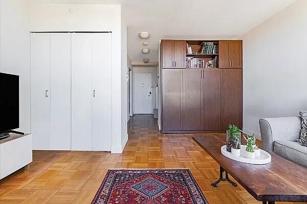 217 E 96th St in New York, NY - Foto de edificio - Building Photo