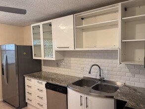 5267 Edgewood Dr in Greenacres, FL - Building Photo - Building Photo