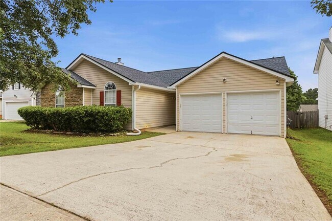 property at 2922 Knoll View Pl