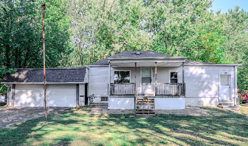 6198 Hillford Ave NE in Canton, OH - Foto de edificio