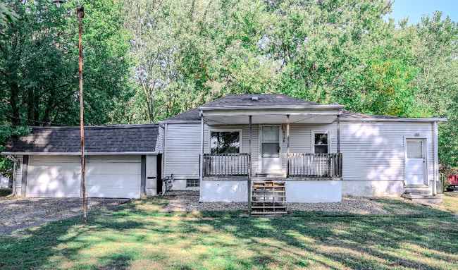 property at 6198 Hillford Ave NE