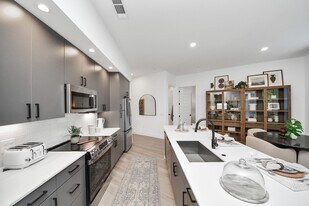 15635 Memorial Dr in Houston, TX - Building Photo