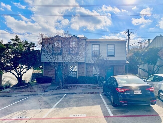 property at 800 W Collins St