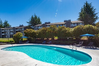 Black Lake Apartments in Olympia, WA - Building Photo - Building Photo