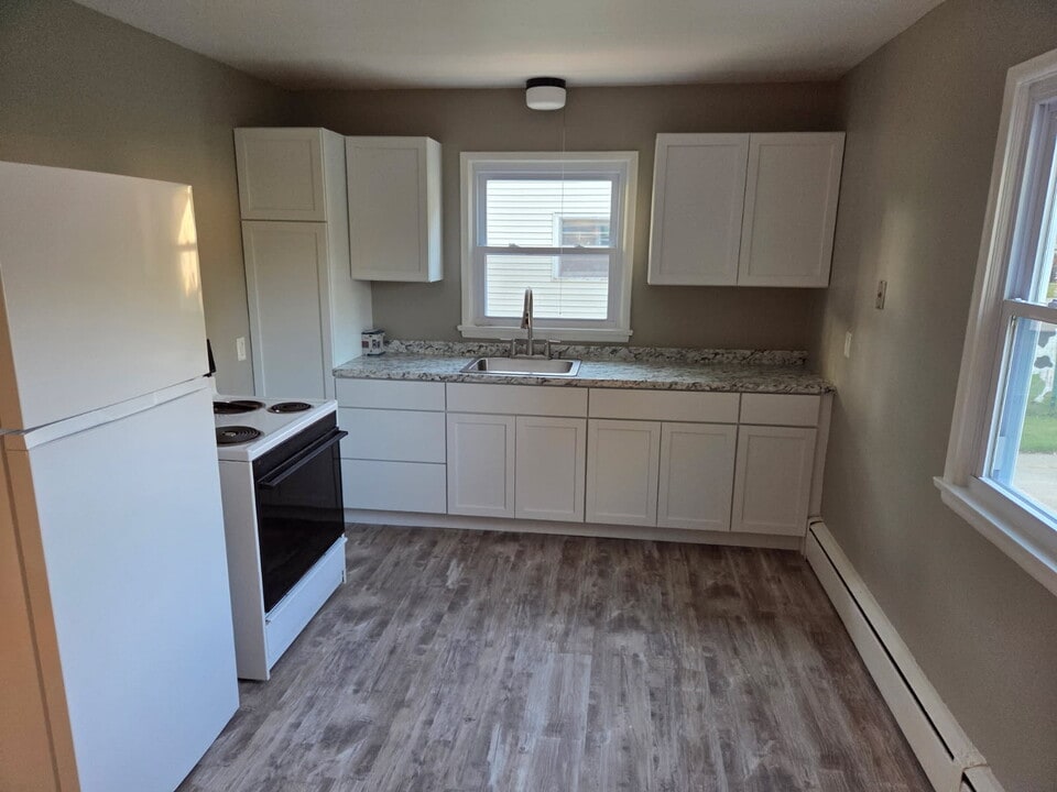 717 N Oakhill Ave in Janesville, WI - Building Photo