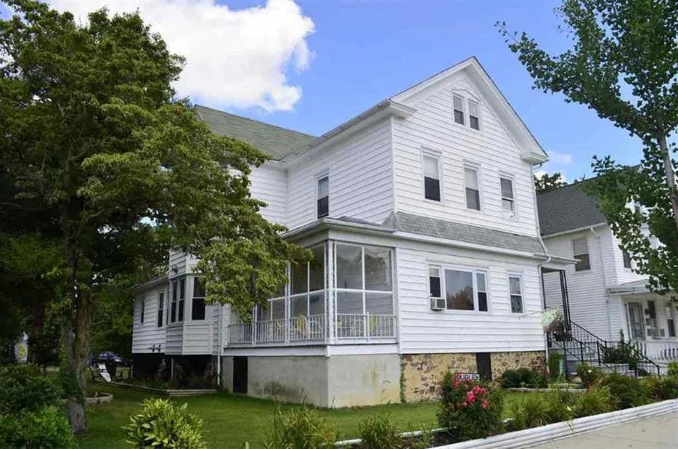 249 Philadelphia Ave in Egg Harbor City, NJ - Foto de edificio