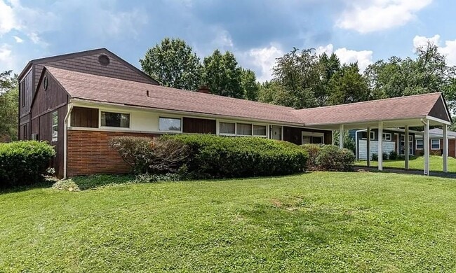 property at 2723 Hillview Dr
