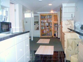 40 Bristol St, Unit 1 in East Cambridge, MA - Building Photo - Building Photo