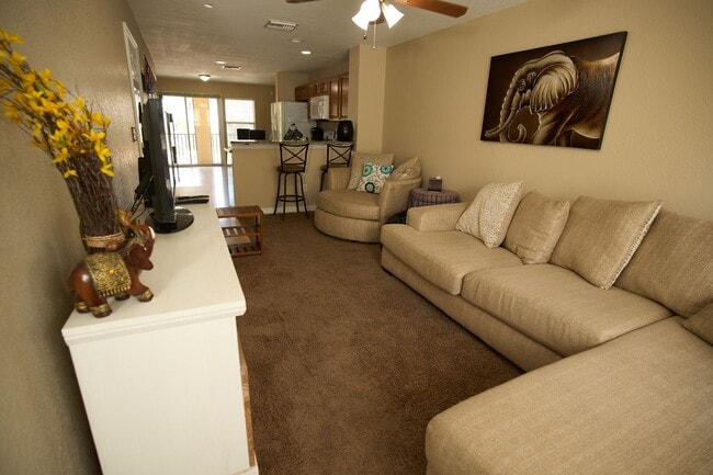 536 Vincinda Crest Way in Tampa, FL - Building Photo - Building Photo
