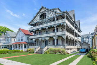 5 Surf Ave in Ocean Grove, NJ - Foto de edificio - Building Photo