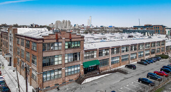 300 Communipaw Ave, Unit 131 in Jersey City, NJ - Building Photo - Building Photo