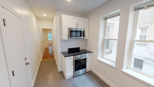 123 Sutherland Rd, Unit J