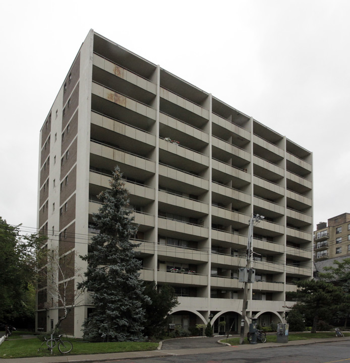 Grandee Apartments in Toronto, ON - Building Photo