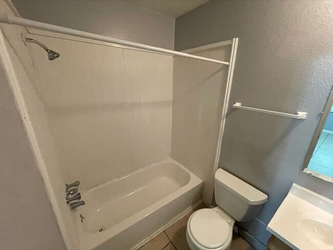 2414-2416 Crystal Hills Loop E in Lakeland, FL - Building Photo - Building Photo
