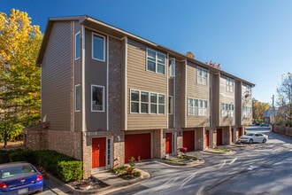 College Creek Condos in Fayetteville, AR - Building Photo - Building Photo