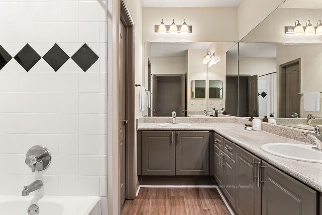 Retreat at Sweetwater in Lawrenceville, GA - Building Photo - Building Photo