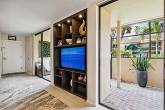 3067 Willow Green Dr in Sarasota, FL - Building Photo - Building Photo