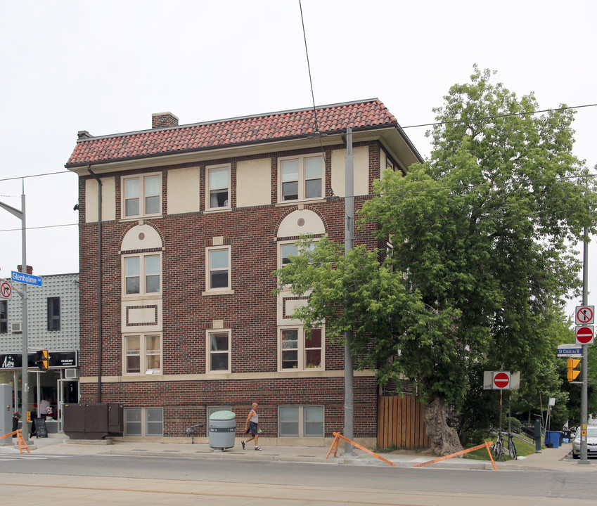 Glenwood Apartments in Toronto, ON - Building Photo